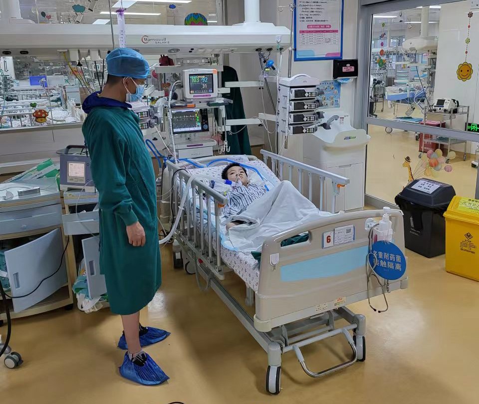 合江县跨省救护车出租公司